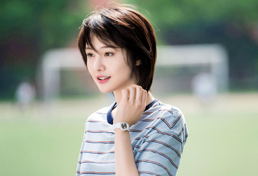 郑爽近照流出!肉眼可见变胖像大妈,脱发严重,国外生活压力真有这么大?