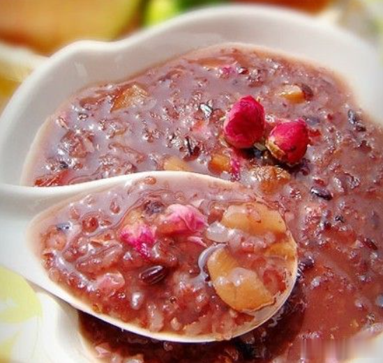 女人更年期,常喝这4样,保护子宫,滋润卵巢,脸色更好看