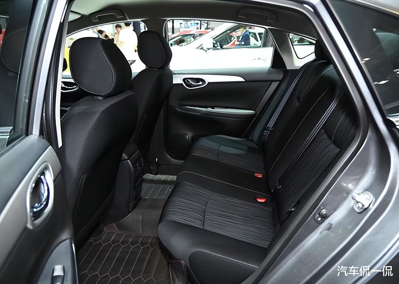 亲民神车降价来袭!从11万降至6万,油耗3.7L,月销3.3万+