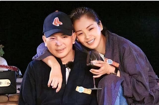 大瓜!“国民贤妻”拍一部睡一部?和已婚男“帐篷里”聊夜光剧本