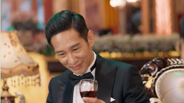 不说台词嘴闭不上，说台词嘴又张不开，王劲松也带不动34岁的成毅