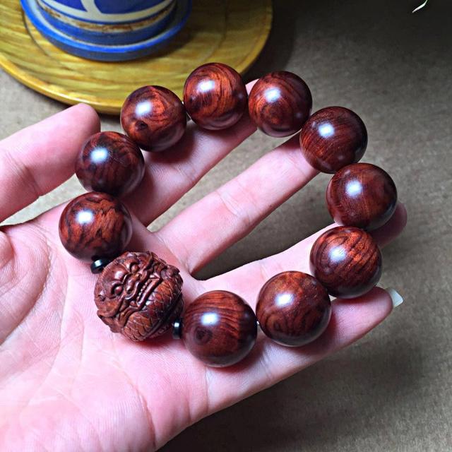 海南黄花梨:解锁文玩界的高端密码,品味奢华与自然的完美交融