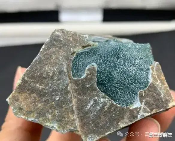 学会区分翡翠中的缅料和危料，别再买错了！