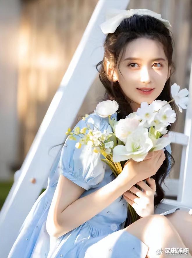 |徐梓钧是关晓彤的同学，高亚麟当评委，和徐梓钧上过一档综艺节目