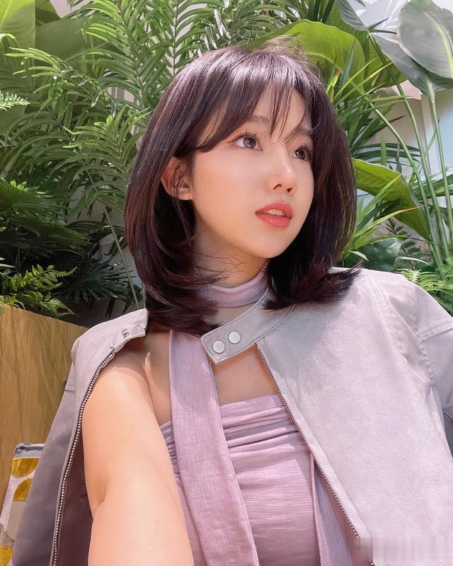 女士发型别乱剪,选这4款就对了,又美又时尚