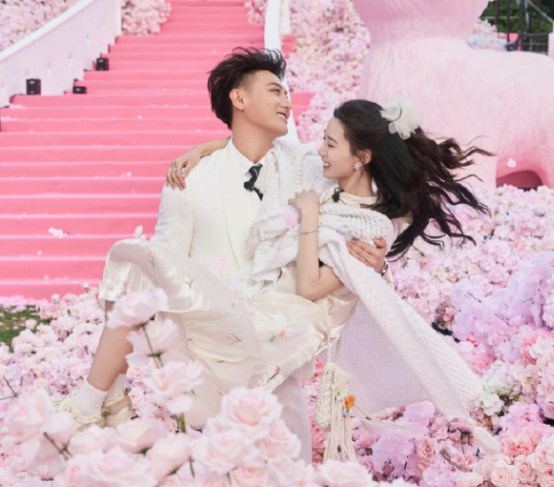 刚官宣就求婚,原来是怀孕了啊...