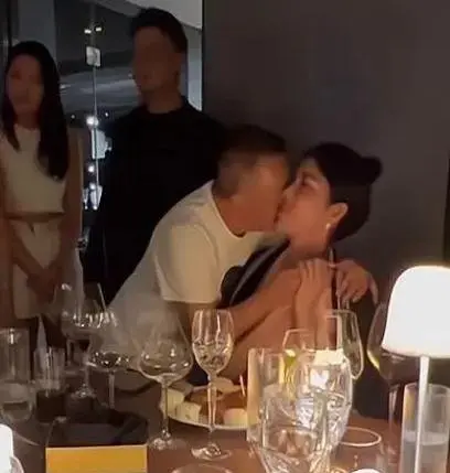 71岁晚节不保?曾志伟和乔妹的合照!