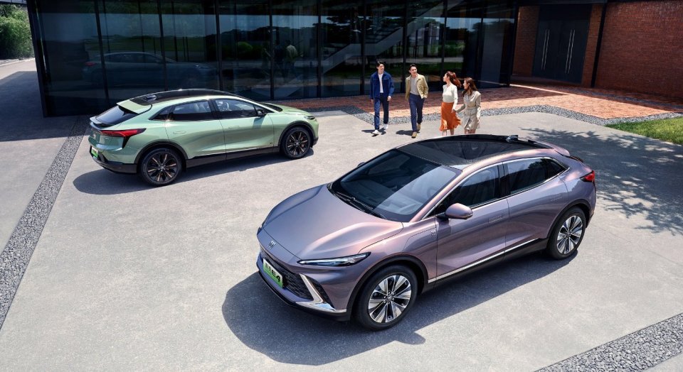 合资中大型SUV，轴距近3米，剑指特斯拉仅售12万多，还要啥比亚迪唐？
