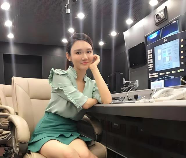 龙洋:号称“央视穷鬼”的她,择偶标准高到离谱,如今怎样了?