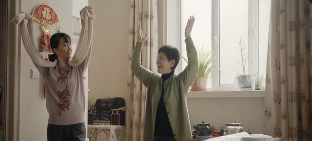 她16岁拿下飞天奖后,23年里不温不火,如今靠《我是刑警》再爆红