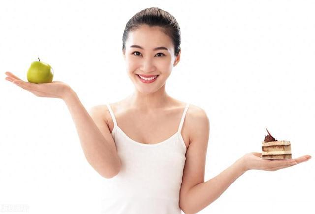 少吃多动才会瘦？当心减肥减到停经！能量不足的10大信号