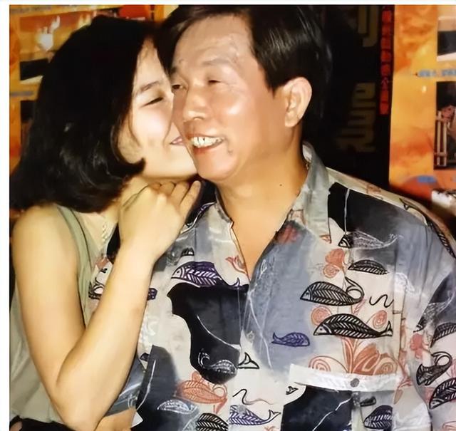 郑少秋的师傅、张国荣的干爹、有后宫“三十六房”？他什么来头？