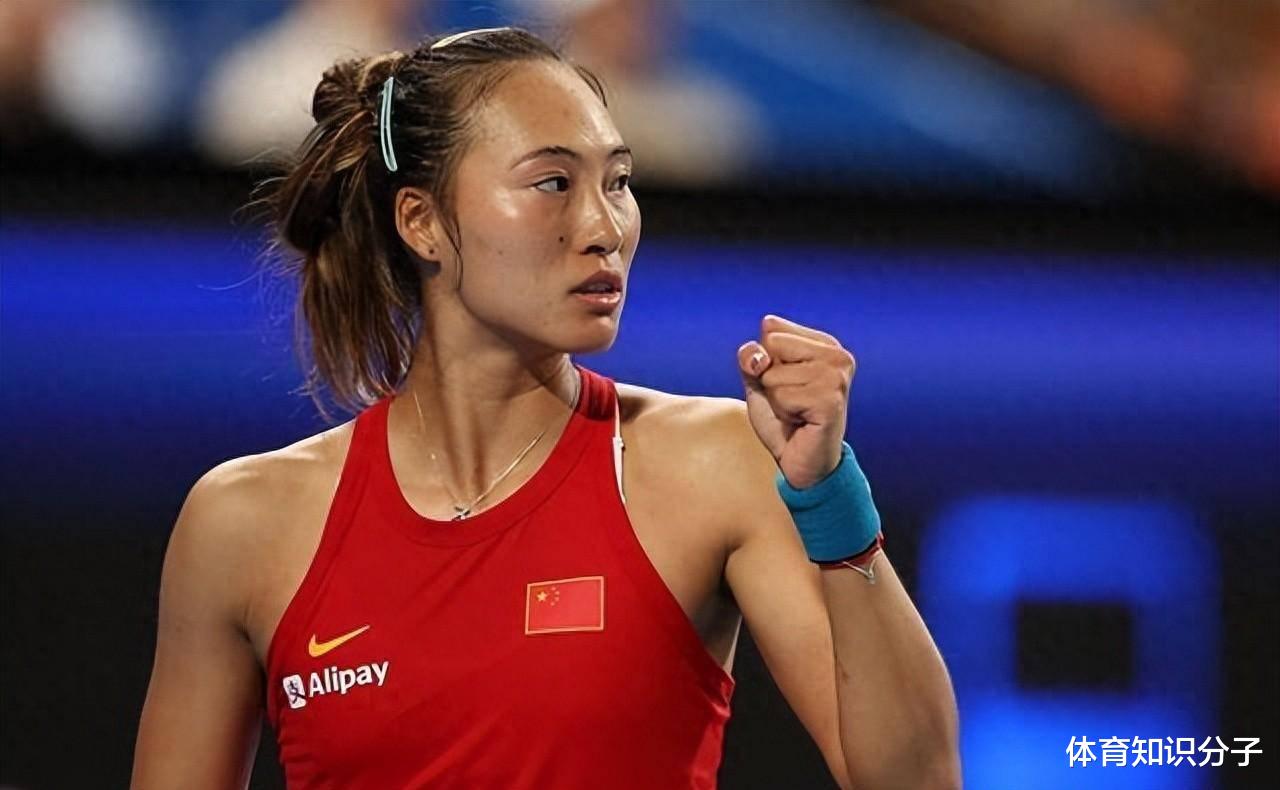 1天连发4文炮轰郑钦文!知名主持人言辞犀利,质疑女网一姐人品