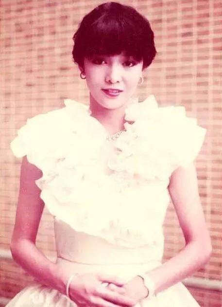 影后郑裕玲:分手时把吕方赶出豪宅,如今的她,证实周润发没说错