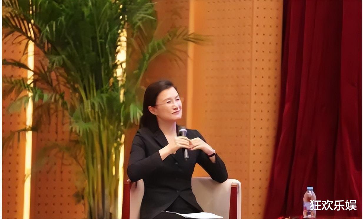 从央视名嘴到被骂\滚出主持界\,敬业工作25年的董倩经历了什么