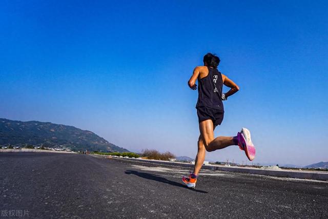 跑步减肥2个关键词：跑够时长、控制速度