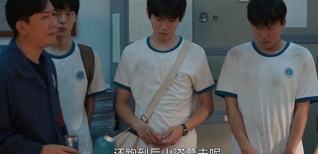 央视开播30集年代大剧!收视飙升全国第一,观众直呼:又一黑马剧