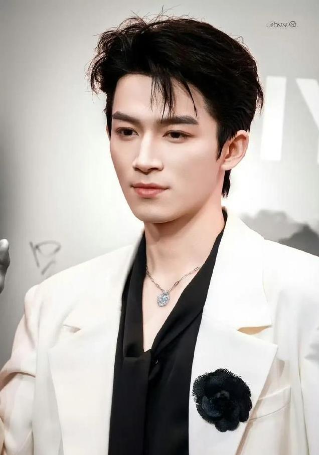 12月7日一夜,美男洗牌,杨洋登顶,黄景瑜10成毅9王一博3肖战第2