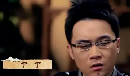 原来他就是蔡明儿子!隐瞒37年不暴露,究竟是何方神圣