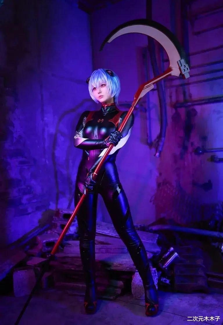 日本美女coser因皮衣出水走红,这明日香含水量有点高