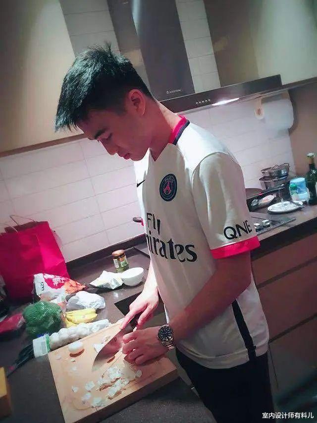 35岁的奚梦瑶，上海复式豪宅内低调生活，网友：太会找老公了