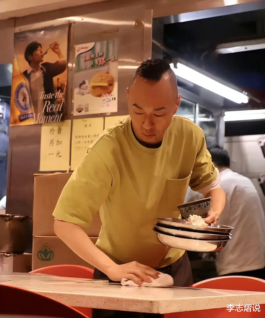 戴耀明内地出场费遭中介曝光，网民喊话网红都不止这个价格