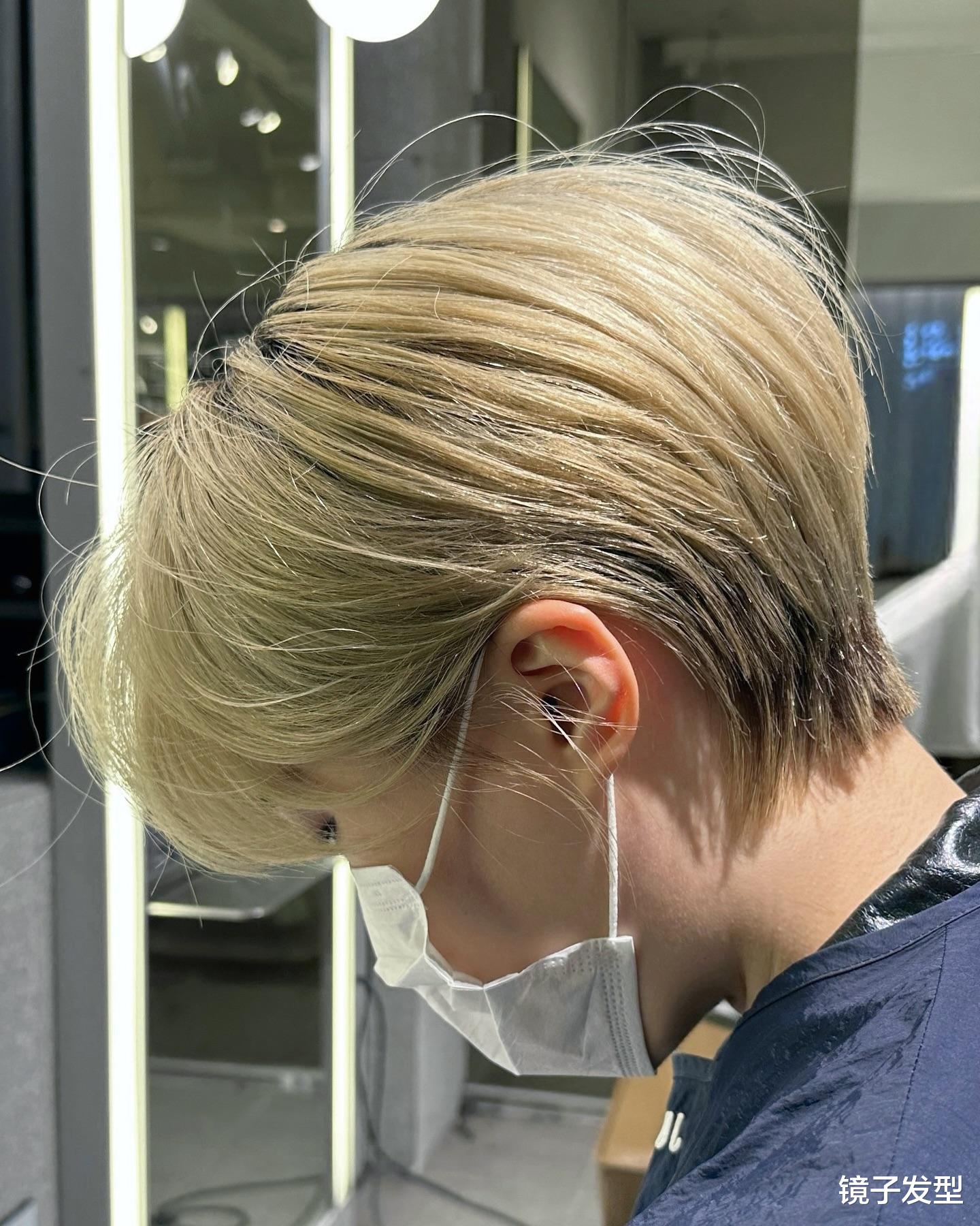 最火女士发型来了，挂耳立体短发，好看到心动