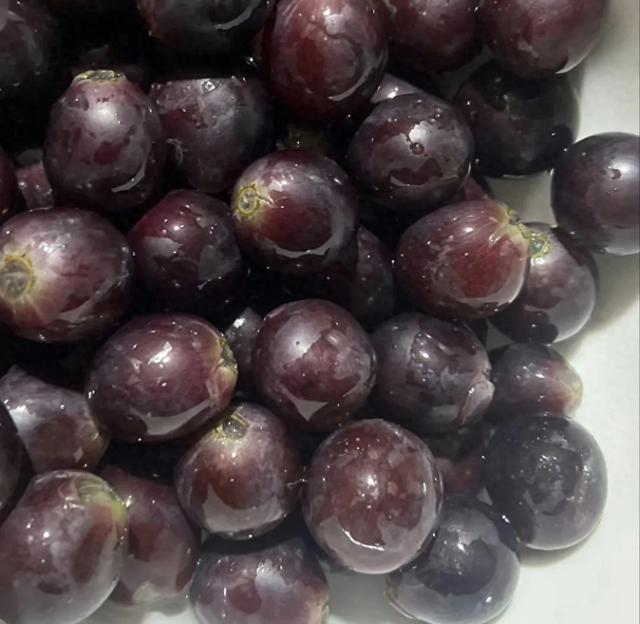 8月必吃“入秋第一果”，不是苹果桃！3元一斤，大补气血，显年轻