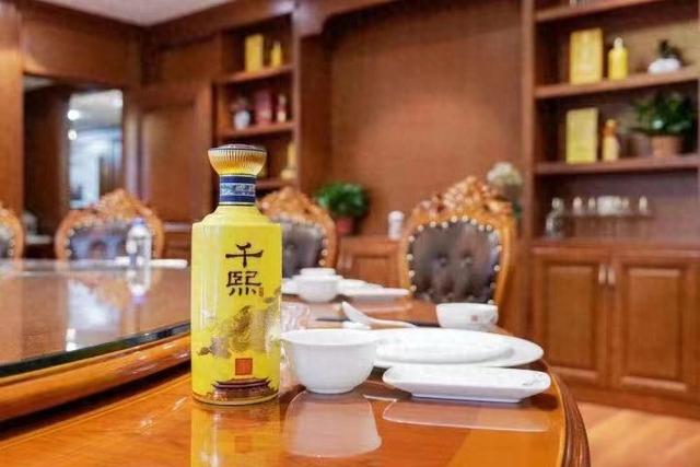 为什么酱香酒风靡全国却依然是小众酒,很多人喝不惯?