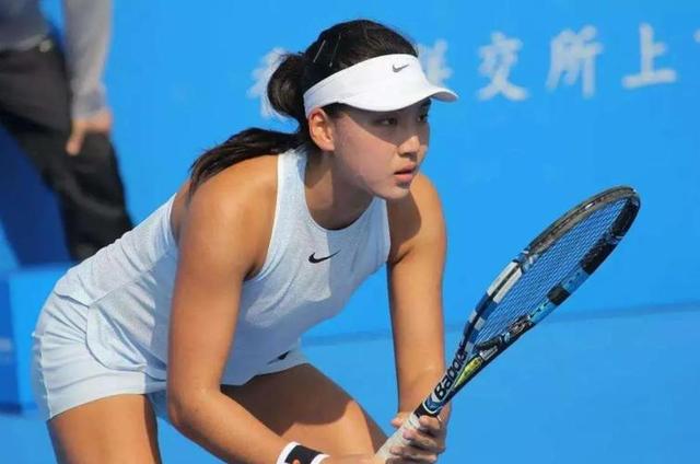 完美!中国版“莎娃”曹雅婧堪比娱乐明星的颜值,高大威猛的身材