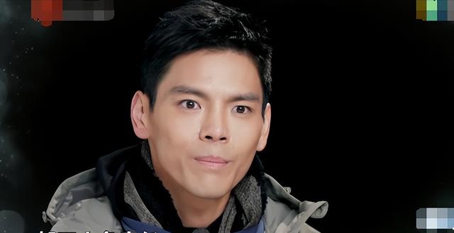 向佐掌掴李小龙模仿者,对方报警:向华强儿子无法无天?本人回应