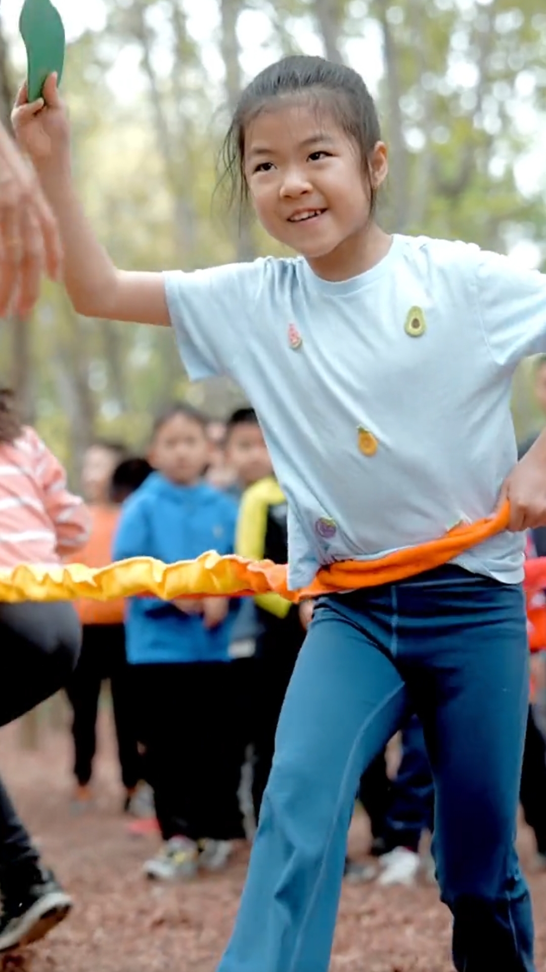 汪峰儿童节陪女儿参加运动会,8岁醒醒高清正脸出镜,不像章子怡