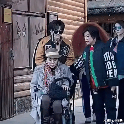 满口脏话粗鄙不堪,一档综艺把人得罪光了,网友:被打也活该!