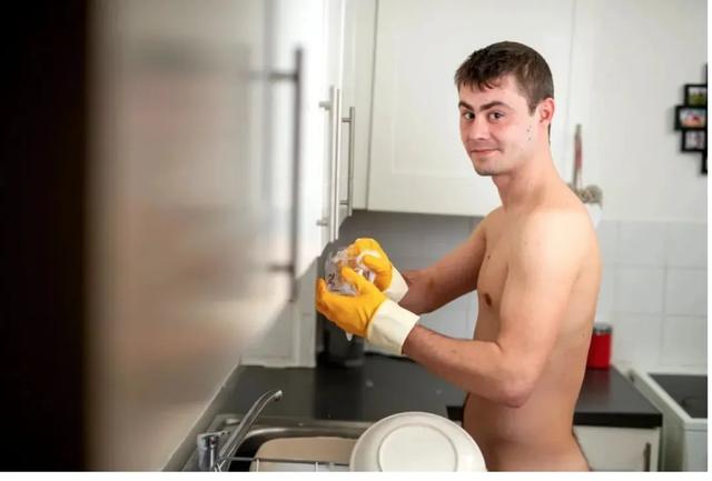 哈里王子|哈里王子上综艺选妃？备选“王妃”们爆猛料：“王室”骗了我们