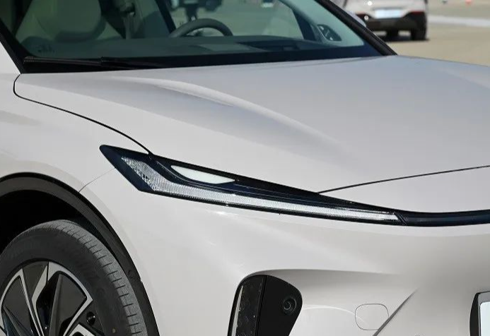 上汽最美轿跑SUV，降到11万多，5.8秒破百，堪称国产Model Y