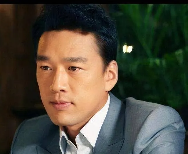 Rain终于在42岁把自己整成了王耀庆!这还是我们认识的郑智薰?