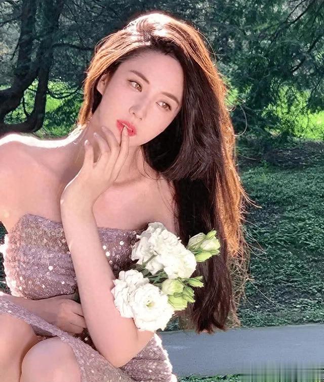 顶不住啊顶不住！蓝燕，这身材谁能顶得住嘛！