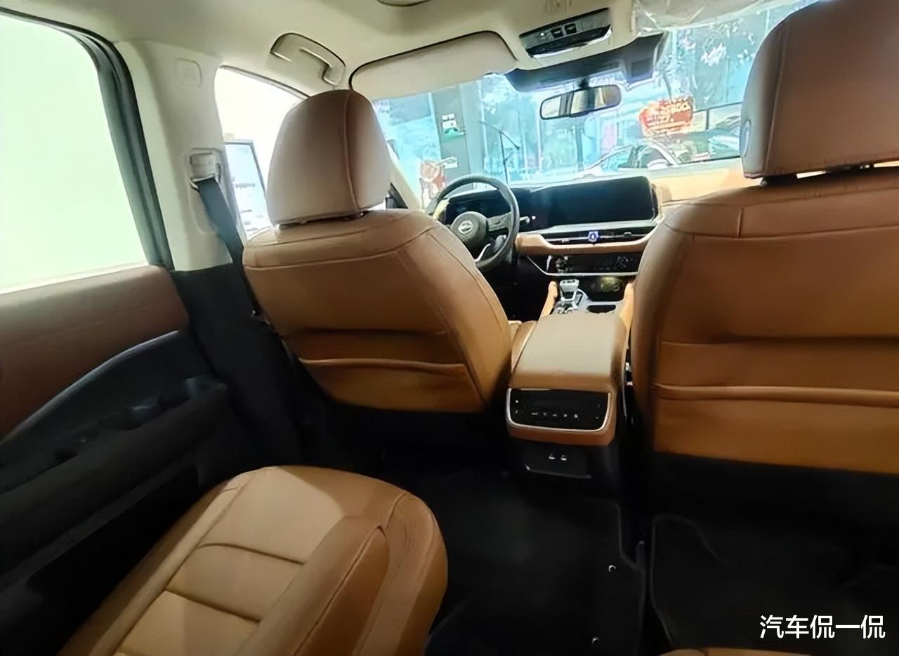 21万中大型SUV，2.0T+9AT标配六七座，比汉兰达更值