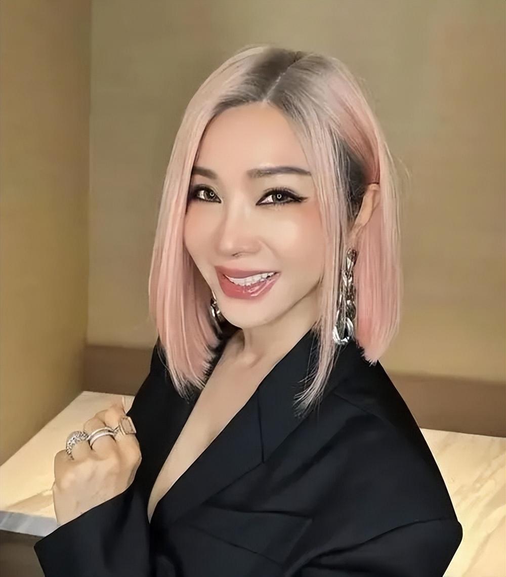 “亿万富婆”陈美凤：66岁身边仍追求者不断，现男友比她小30岁