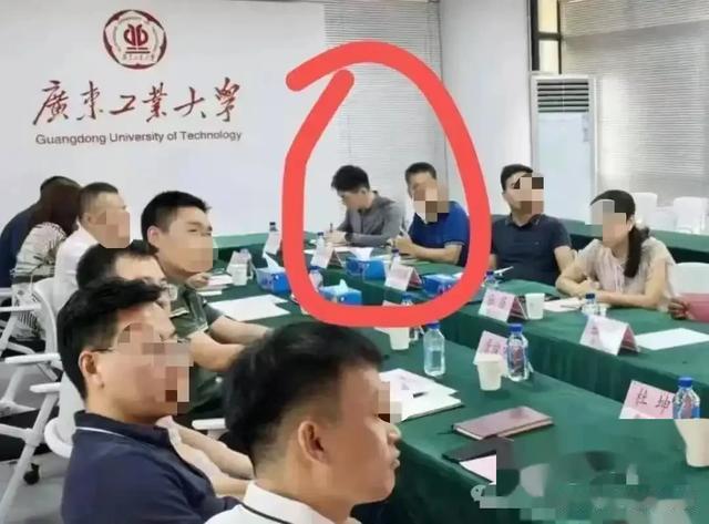 “张馨予活成了笑话？以为嫁了个将军，没想到嫁了个保安？”