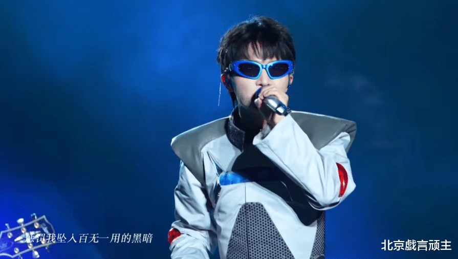 周深北京鸟巢演唱会:国家队奥运冠军包场,史诗级现场刷爆新闻!