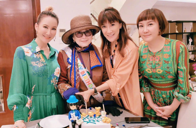 李玟50岁冥诞引泪目，母亲情绪激动二姐哽咽致辞，遗作正式上线