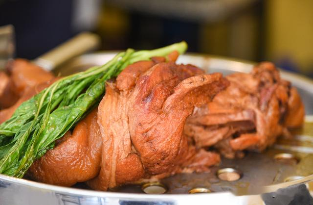 做卤肉时，卤水里加上它，不仅香味入骨，肉超级入味，越吃越想吃