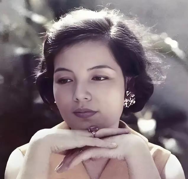 琼瑶去世才6天,儿媳何秀琼竟以这种方式,给婆婆狠狠出了口恶气