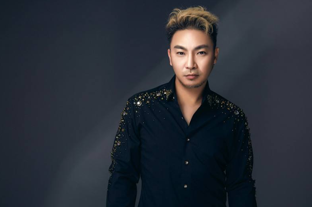 歌手陈少华:因拒绝给伴舞签名,被砍掉下巴毁容,沦落卖马桶谋生