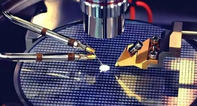 阿斯麥對美做出了承諾：如果解放軍攻臺，就立即關(guān)閉臺積電光刻機