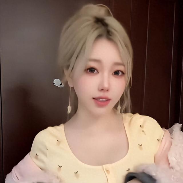 刘飞儿吐槽有人偷卖自己写真，找过去让其下架，结果还惨遭调侃！