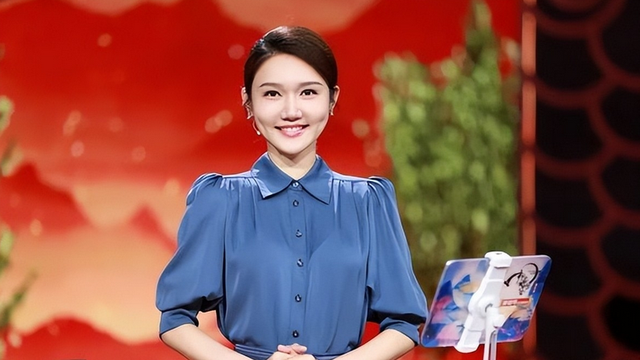 “踢走”董卿，屡次出错被央视力捧，这个80后女主持有何过人本事