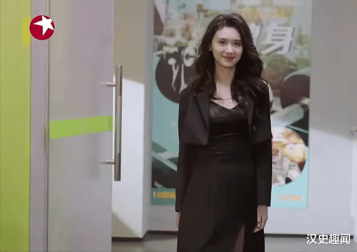 |徐梓钧是关晓彤的同学，高亚麟当评委，和徐梓钧上过一档综艺节目