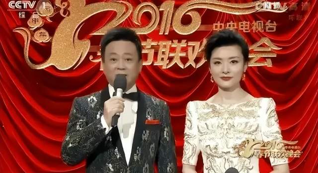 恭喜周涛!主持界女神登上新闻联播,摇身一变保利董事长